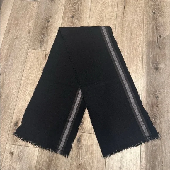 Gucci Black Scarf with Gray Stripe Detail - Picture 9 of 12